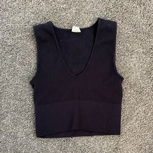 Women’s Black V-Neck Ribbed Crop Tank Top